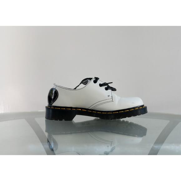 Dr. Martens Women's 1461 LIMITED EDITION BEN Hearts White-Black Smooth Size 7 - Picture 3 of 10